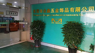 個性閃耀，工廠直銷 18K金與鈦鋼字母項鏈引領(lǐng)歐美簡約新風(fēng)尚